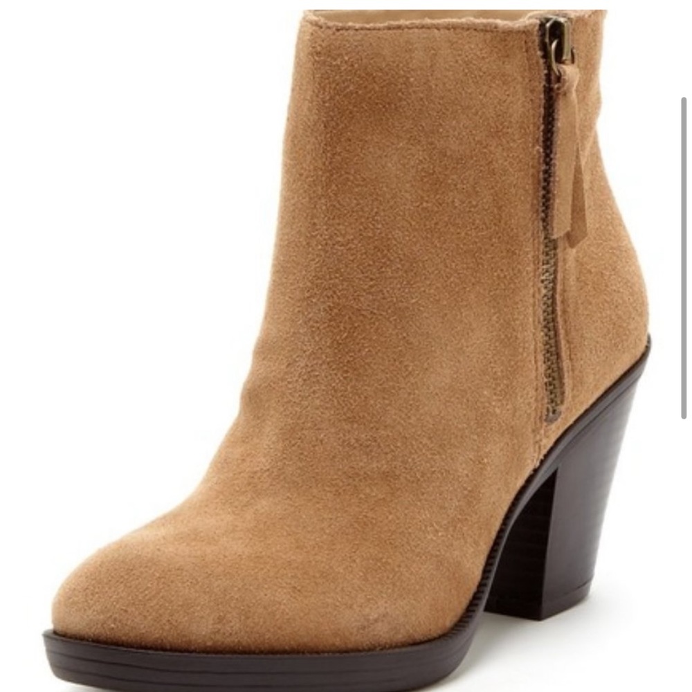 LIKE NEW! Enzo Angiolini Elysian Tan Suede Low Heeled Ankle Booties